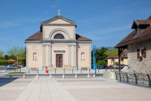 L'église de Saint Laurent à Annecy-le-Vieux. 